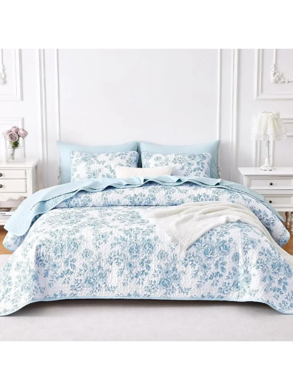 Floral Quilt Set - Shabby Chic Cottagecore Reversible Lightweight Bedspread